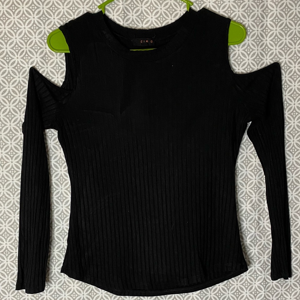 Black top size small
